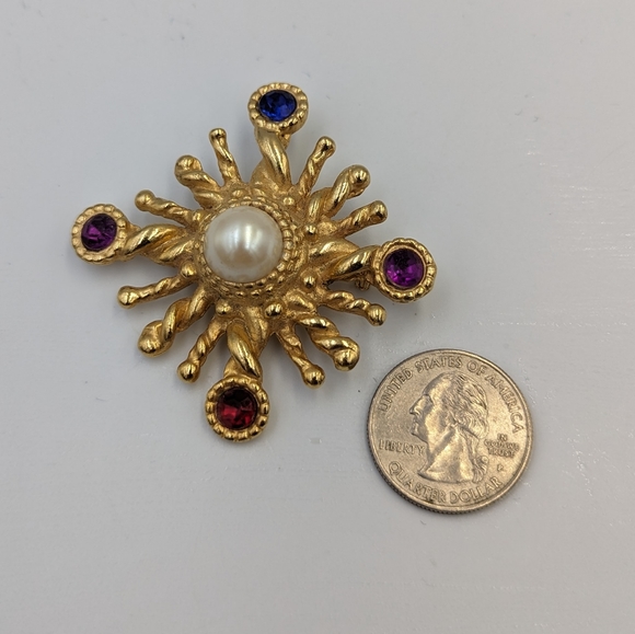 Vintage Gold Tone Starburst/Cross Faux Pearl Rhinestones Unsigned Brooch/Pin - Picture 9 of 13